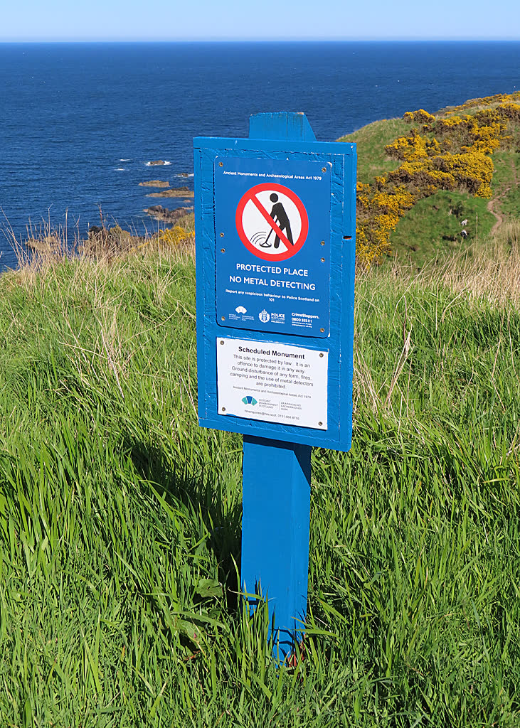 No metal detecting sign — permission required